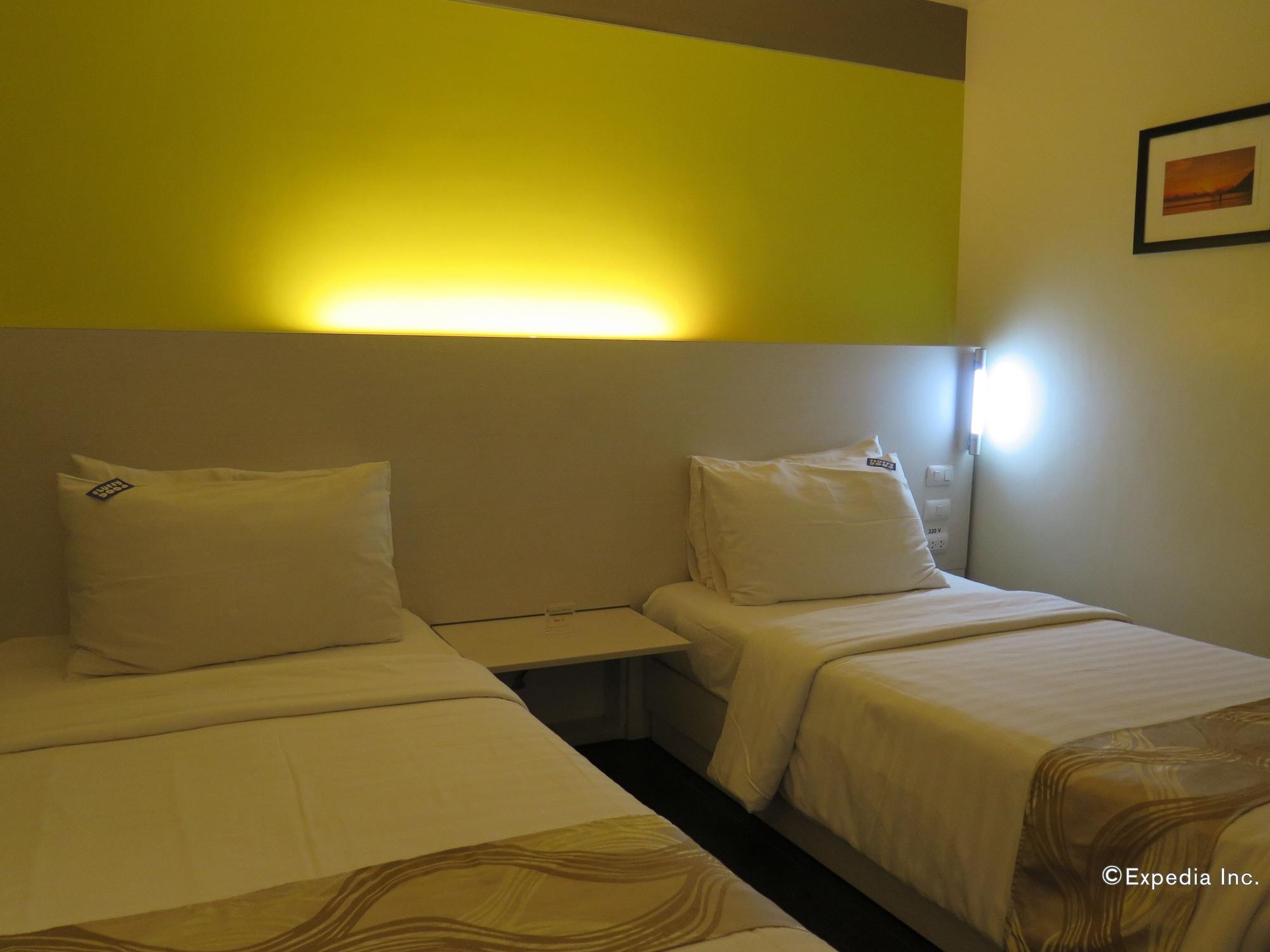 Hotel Pillows