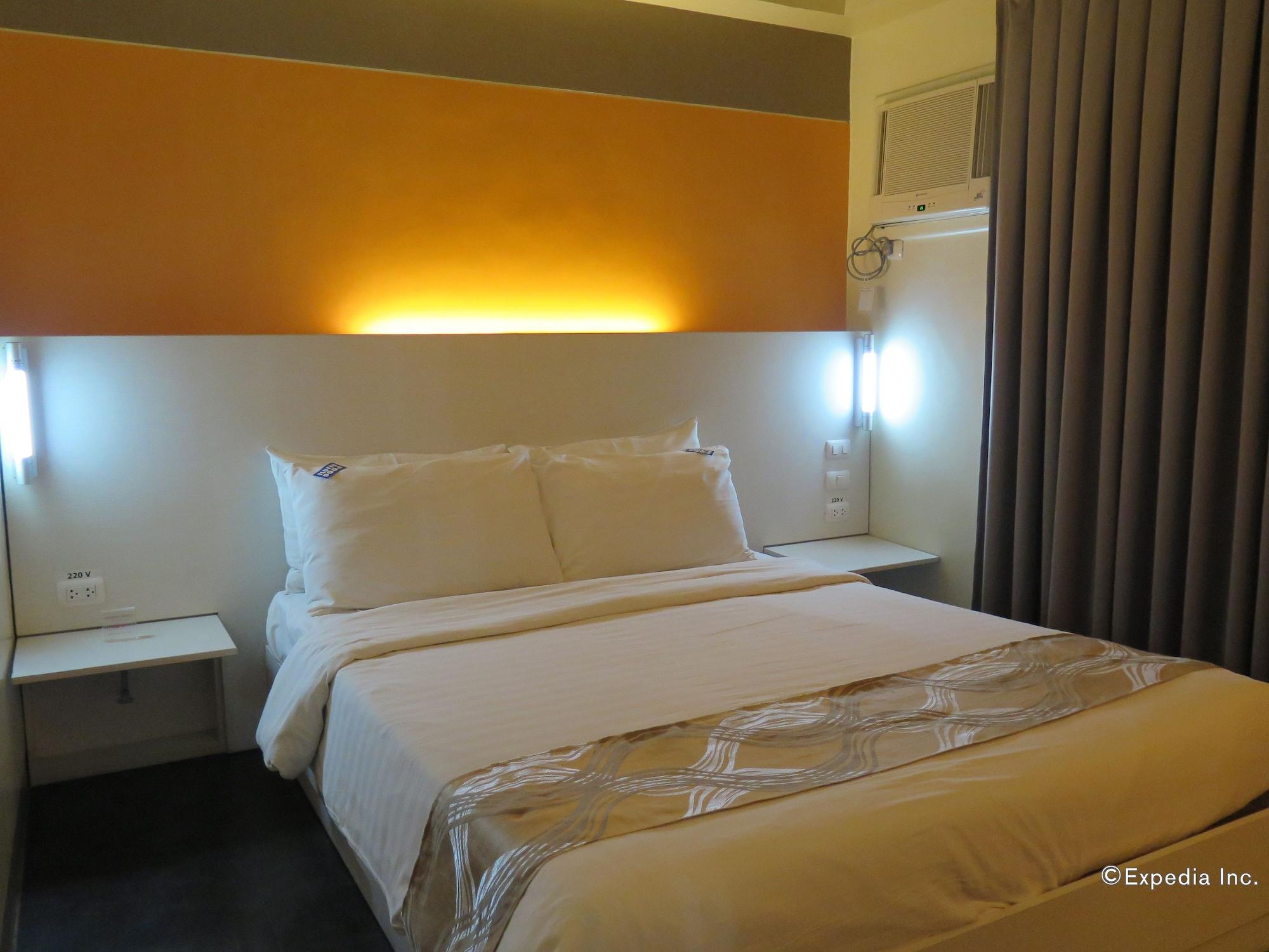 Hotel Pillows 3*