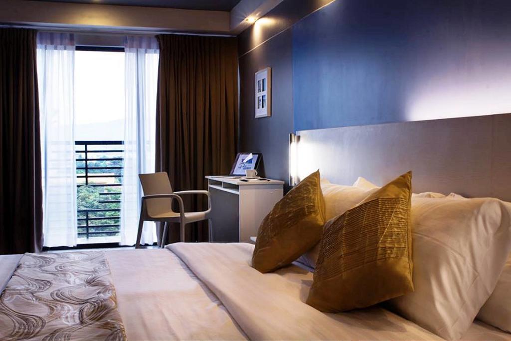 Hotel Pillows