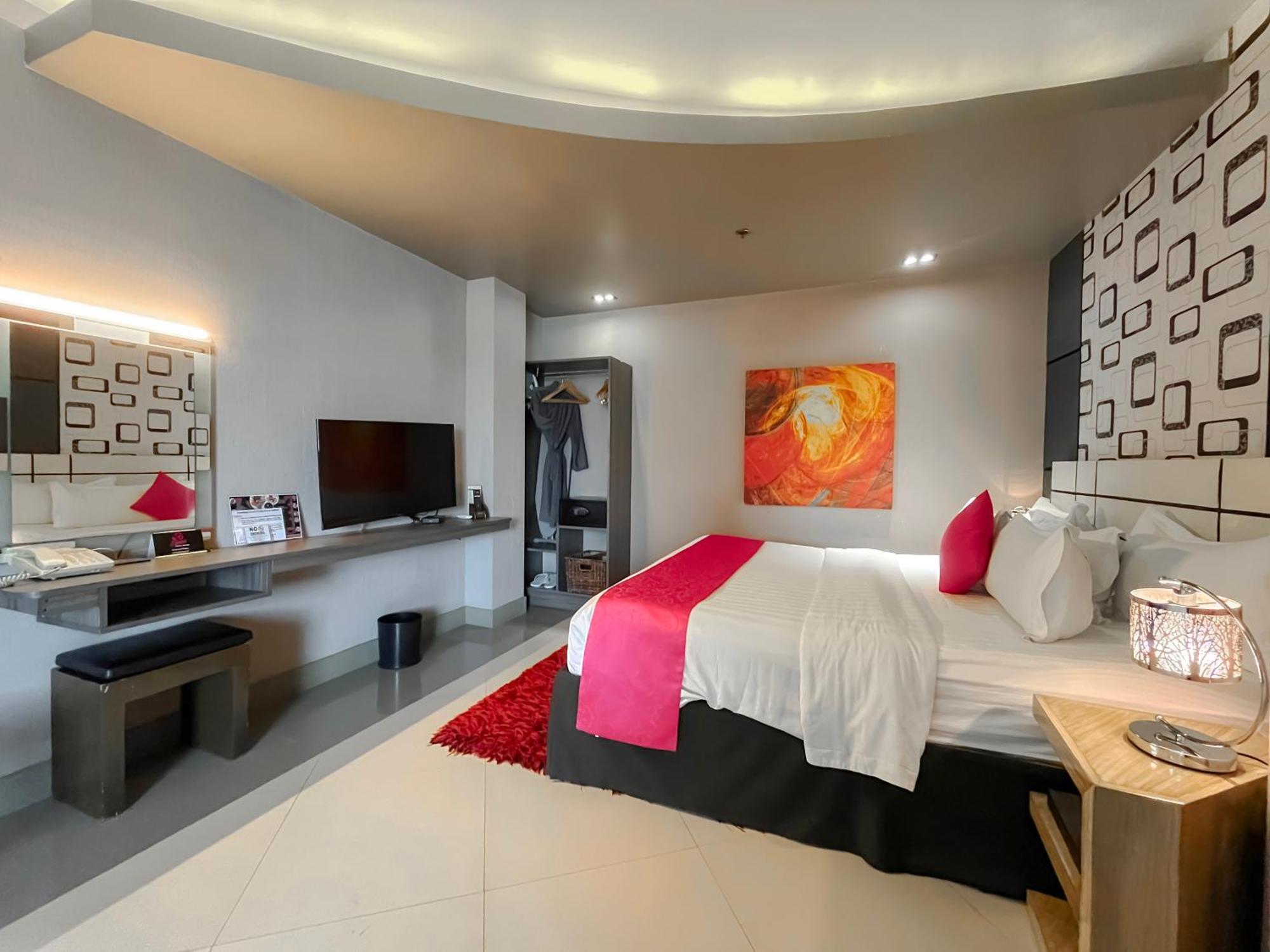 Eloisa Royal Hotel 3*