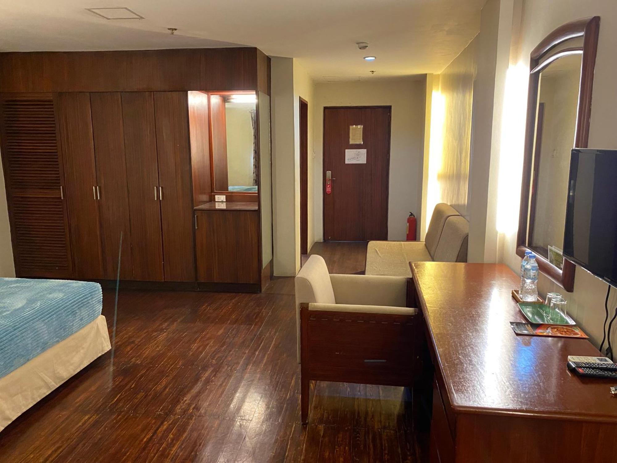 Hotel Century Plaza