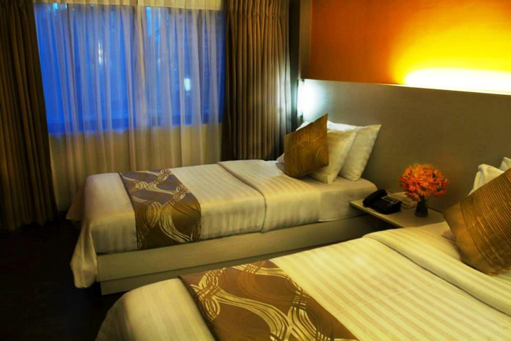 Pillows Hotel 3*