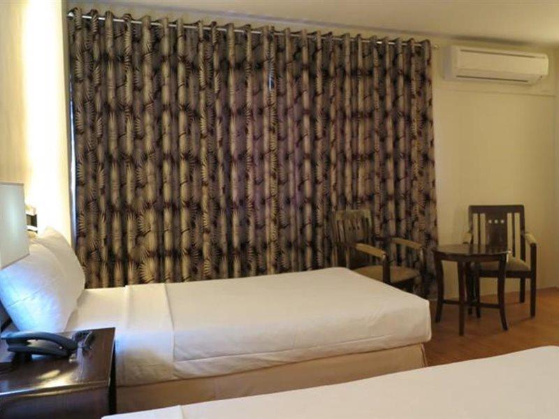 Hotel Century Plaza