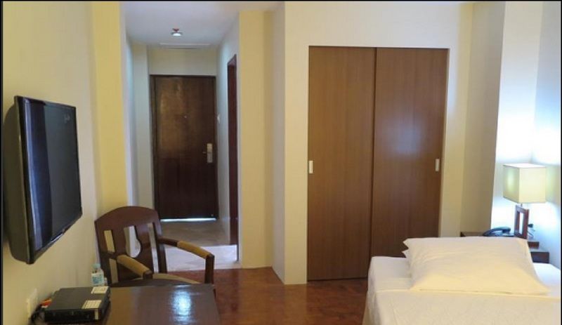 Hotel Century Plaza 3*