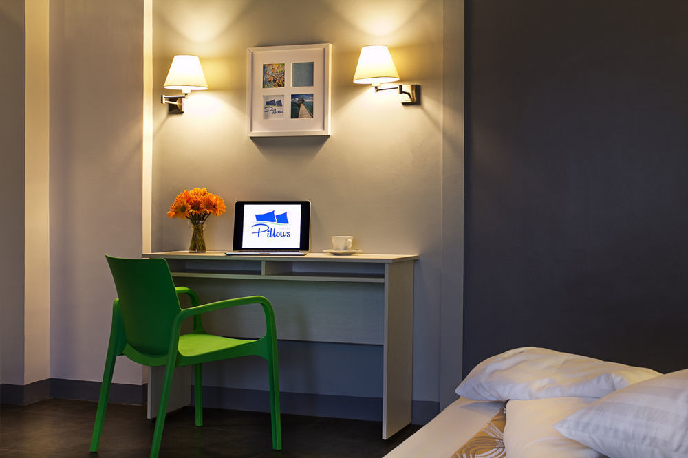 Hotel Pillows 3*