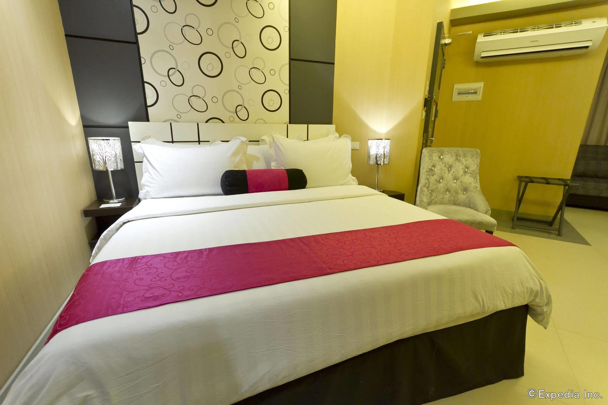 Eloisa Royal Hotel 3*
