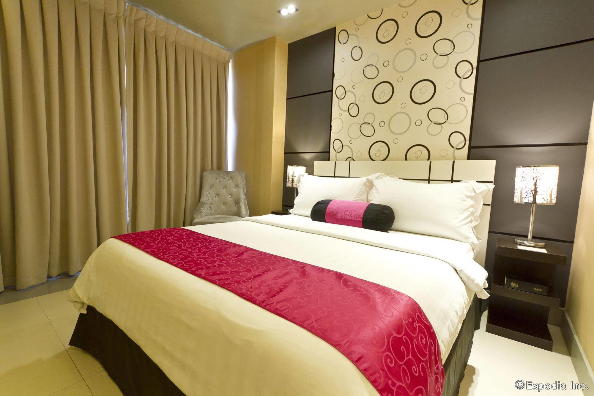 Eloisa Royal Hotel 3*