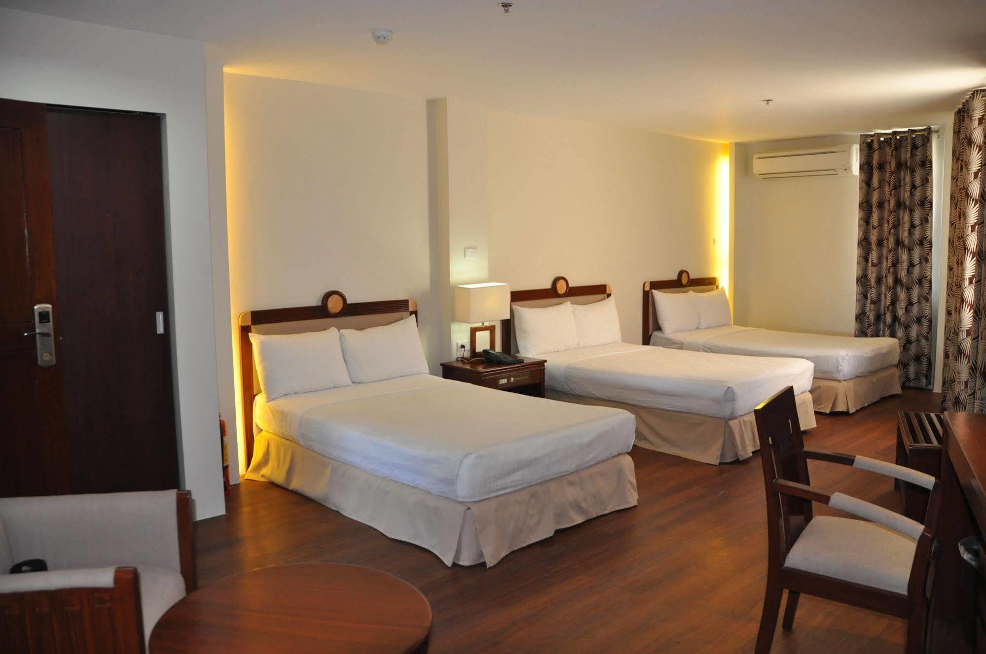 Hotel Century Plaza