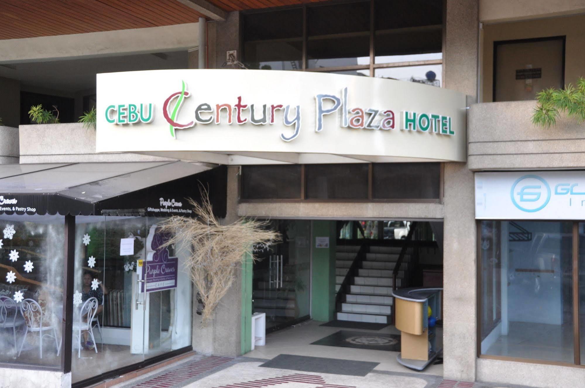Hotel Century Plaza 3*