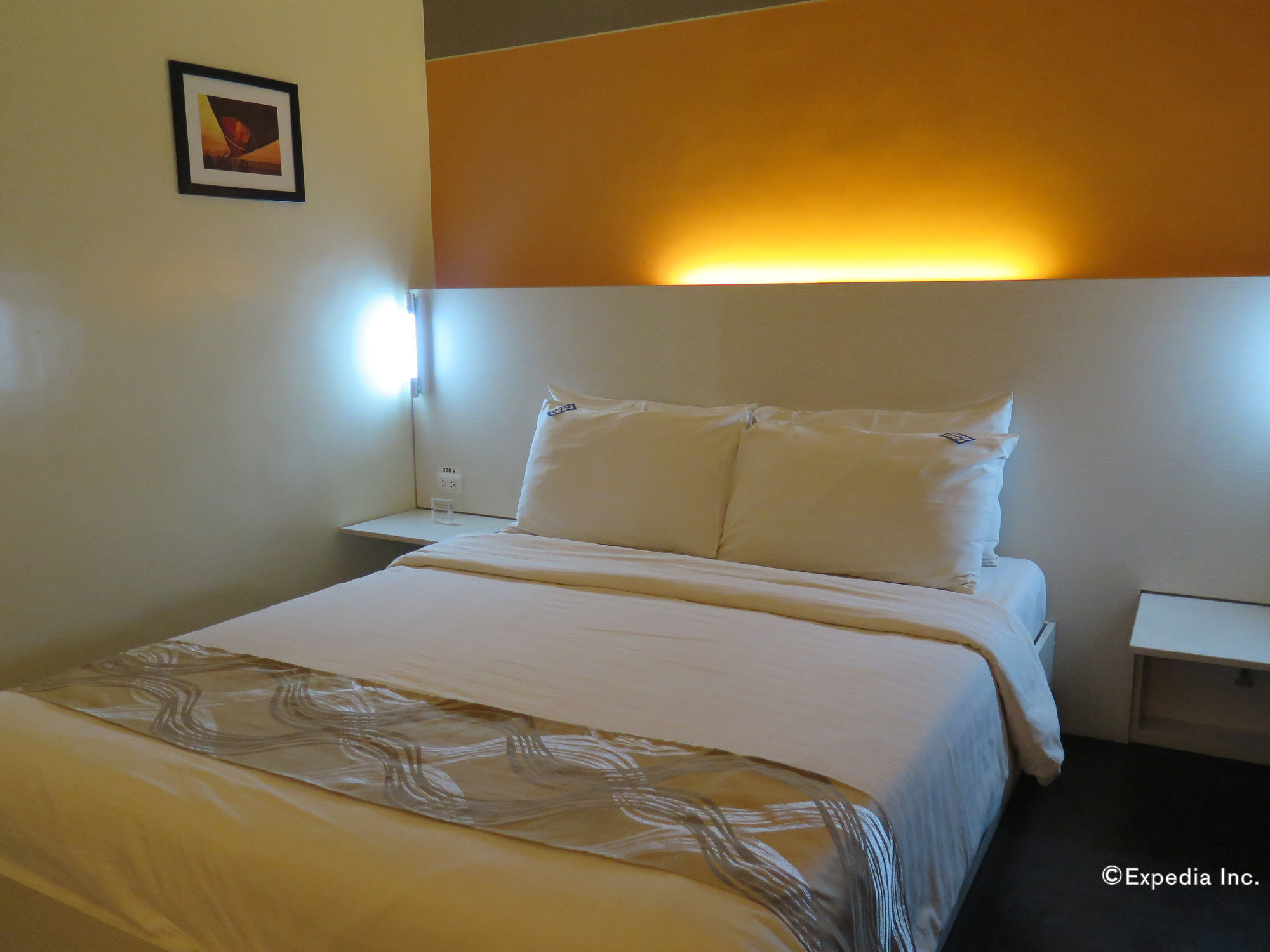 Hotel Pillows 3*