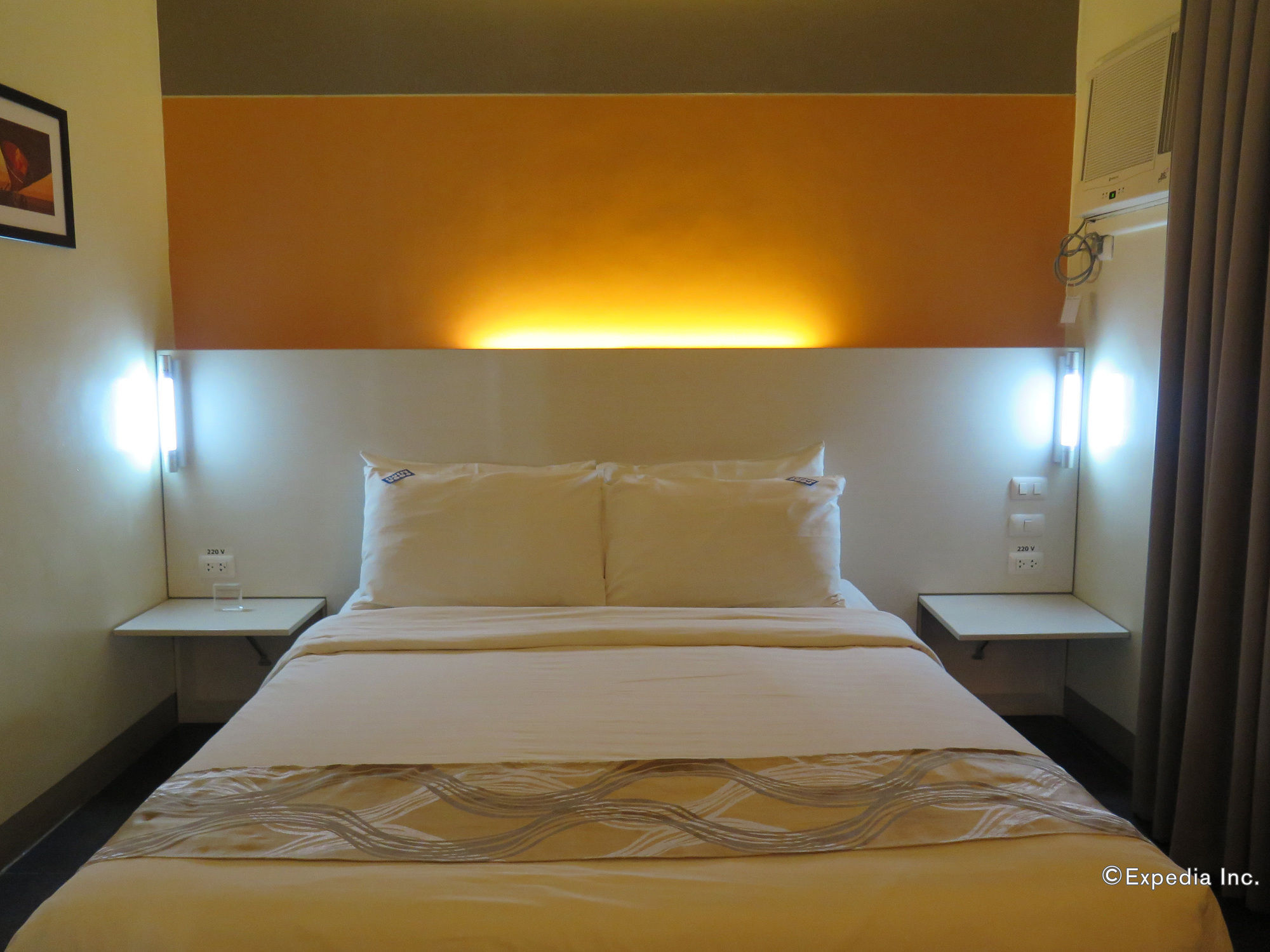 Pillows Hotel