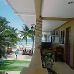 Jelly\'S Haven Resort