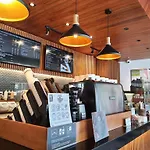 Joyful Hub With Netflix At Sunvida
