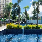Quayside Condo Near Airport