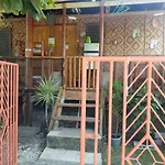 Titanic\'S Nipa Hut