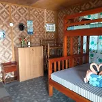 Titanic\'S Nipa Hut
