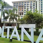 New Luxury Suite With Pool And Netflix Near Airport