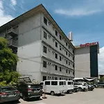 Reddoorz @ Insular Square Mandaue City