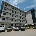 Reddoorz @ Insular Square Mandaue City