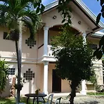 Private Beachfront Accommodation With Ocean View And Direct Reef Access