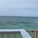 Luna Oslob Travellers Inn - Beach Front