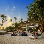 Ocean Vida Beach And Dive Resort