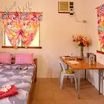 Guanyin Guesthouse At Rainbow Village