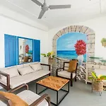 Exclusive Cliff House With Pool And Beach Access