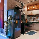 Clockworkorange Luxury Suites With Netflix