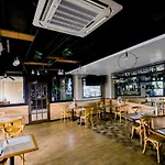 Goldberry Suites & Hotel Mactan