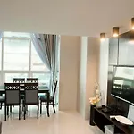 Renovated - City Center - Pool Access - 2 A/Cs
