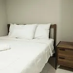 Renovated - City Center - Pool Access - 2 A/Cs