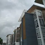 Fully Furnished Staycation - Neflix, Pool,Can Cook Near Mactan Airport