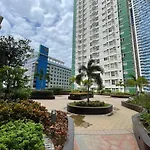 Cebu City Condo In It Park With Pool & Netflix
