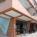 Rnek Boatel Commercial Space