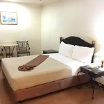 The Golden Peak Hotel & Suites Powered By Cocotel
