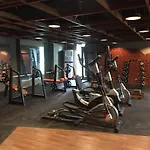 Grand Residences Studio Unit - Walking Distance To It Park