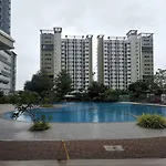 Grand Residences Studio Unit - Walking Distance To It Park