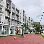 Modena Town Square-Walkup Condominium