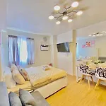Kiki\'S Condotel