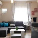 2-Bedroom Boutique City Condo - Newly Renovated!