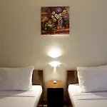 Jun\'S Inn