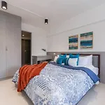 Airport Express Hostel E-527, 2 Minutes To Airport,Fast Wifi, Free Netflix