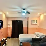 Haus Of Emerald Studio Condo - Deca Tipolo