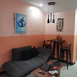 Haus Of Emerald Studio Condo - Deca Tipolo