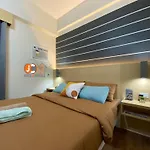 Jc Spacerentals 127B Amani Grand Resort Residences, Balcony Pool View, Ground Floor, 5 Mins Frm Airport, Free Wifi, Netflix