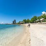 Omp 15C-T2, Seaview, Pool & Beach Access, Near Airport, Fast Wi-Fi, Netflix