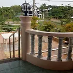 Mactan Island Lapu Lapu Gallery 2 Ac Rooms Double Beds Bathroom Toilet Pools Beaches Nearby Galerie 2 Klimatisierte Zimmer Bad Wc Efh Strand- Und Poolnah