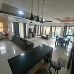 Eli\'S Villa Cebu