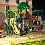 Private Studio Unit With Balcony Near The Beaches